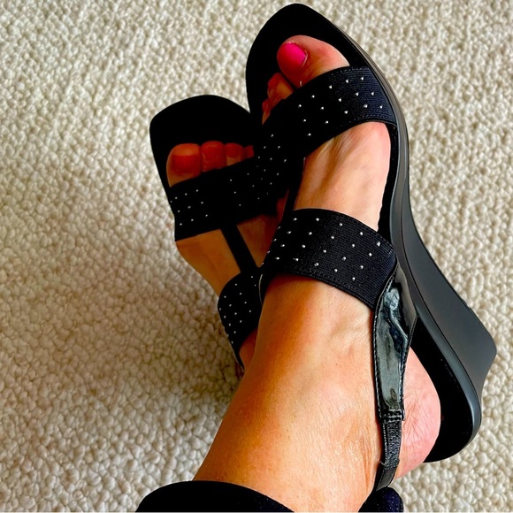 Anne Klein Wedge Sandal Silver Stud Embellished - Picture 1 of 5